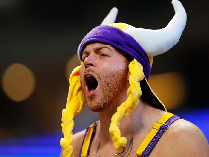 viking-fan-yelling.jpg